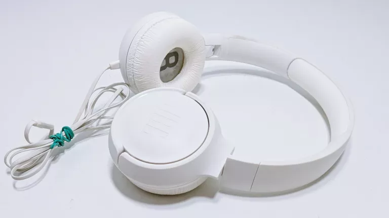 SŁUCHAWKI NAUSZNE PRZEWODOWE JBL TUNE 500