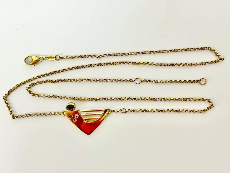 lancuszek-z-przywieszka-cechy-206618-1