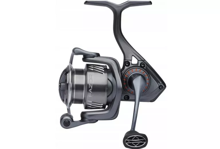 SAVAGE GEAR KOŁOWROTEK SPINNINGOWY FAZOR 4000 FD 5+1BB JAK NOWY !!