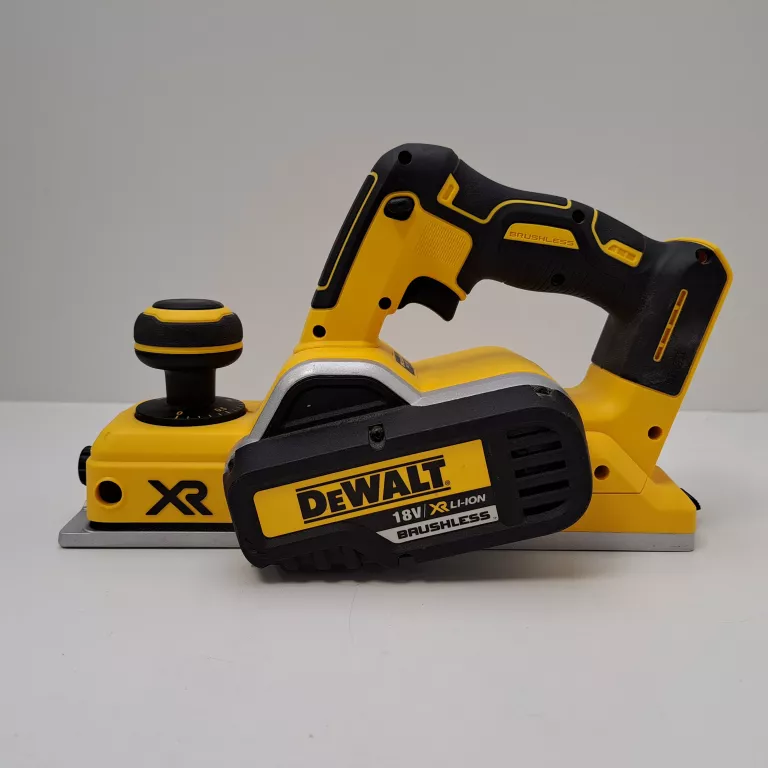 STRUG AKUMULATOROWY DEWALT DCP580