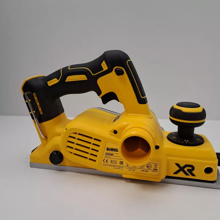 STRUG AKUMULATOROWY DEWALT DCP580