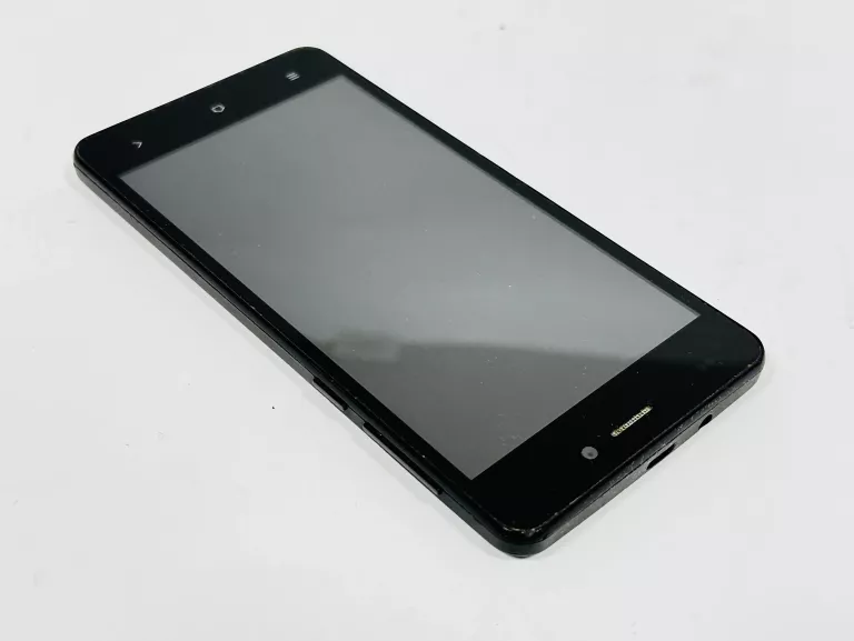 TELEFON LARK STRATUS 5 LTE 8GB