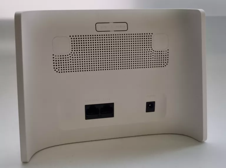 ROUTER TCL LINKHUB HH132VM