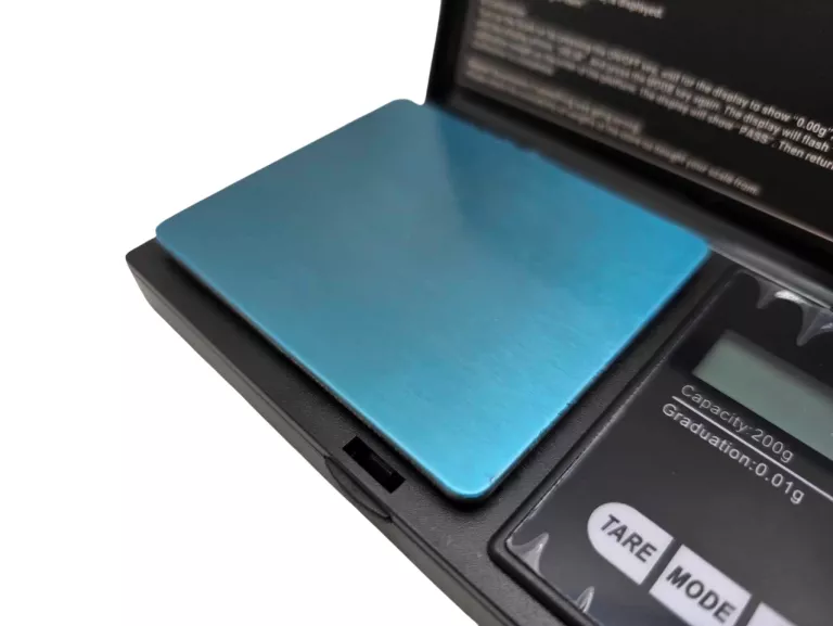 elektroniczna-waga-jubilerska-w-004-001g200g-model-w004