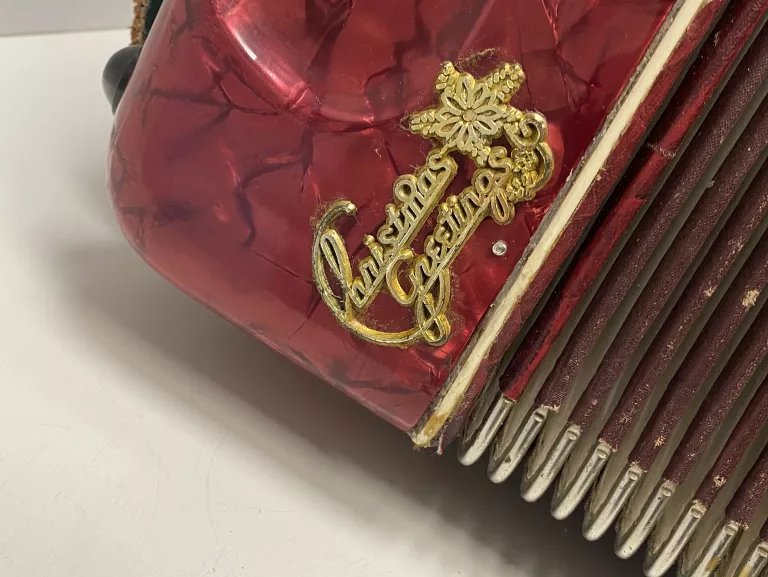 AKORDEON MERIDIAN 72  BASY