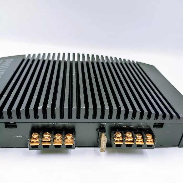 WZMACNIACZ SAMOCHODOWY PHILIPS  DAP 300