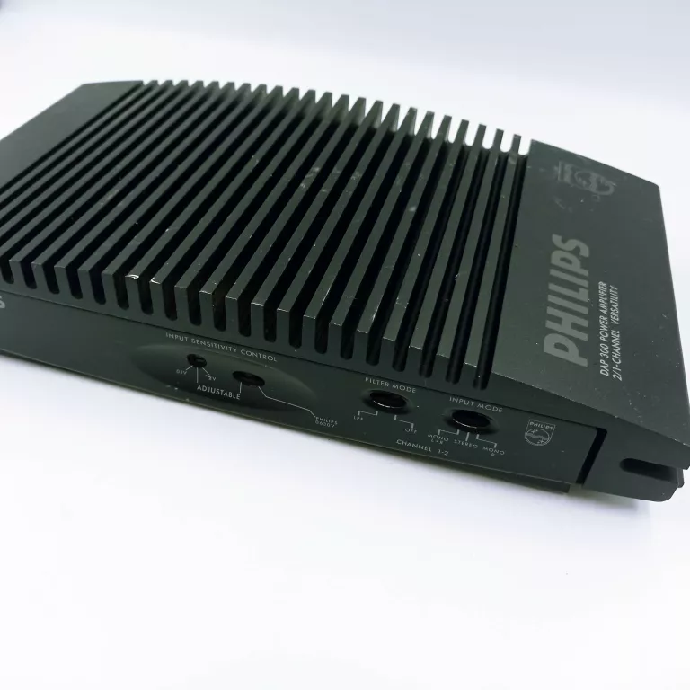 WZMACNIACZ SAMOCHODOWY PHILIPS  DAP 300