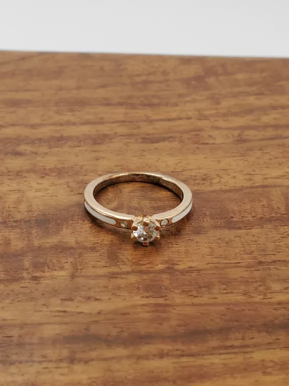 ZŁOTY PIERŚCIONEK BRYLANTY LEUKOSZAFIR 0,35 CT 375 R 5 1,81 G