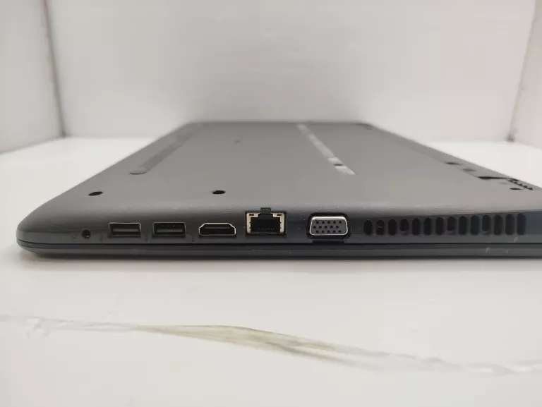 LAPTOP HP TPN-C126 / AMD A6-6310 / 4GB RAM /256GB