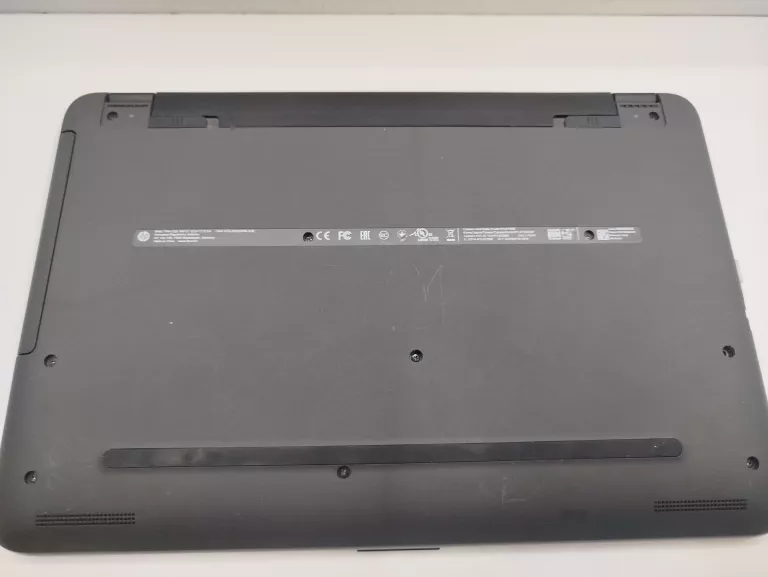 LAPTOP HP TPN-C126 / AMD A6-6310 / 4GB RAM /256GB