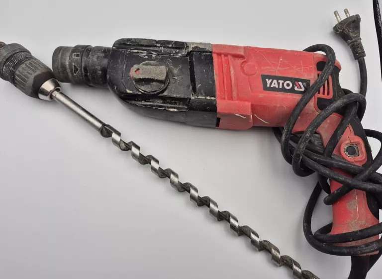 MŁOTOWIERTARKA YATO YT 82122 + WIERTŁO