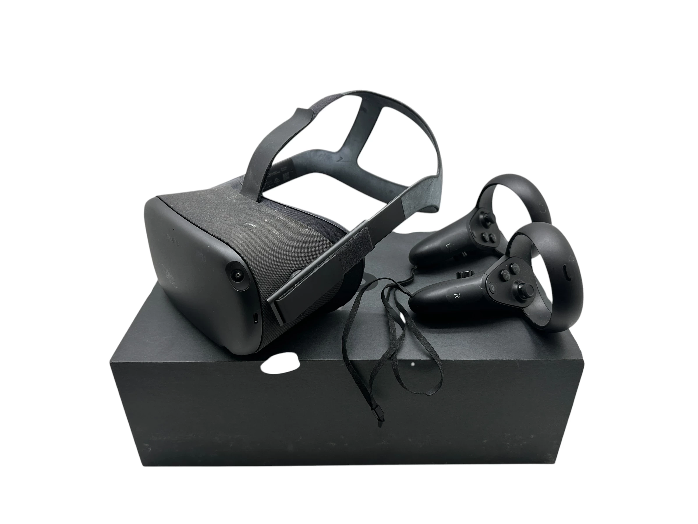 oculus-quest-1-128gb-zestawpudelko-kod-producenta-futeral-oculus-quest-1-i-2-pudelko-case