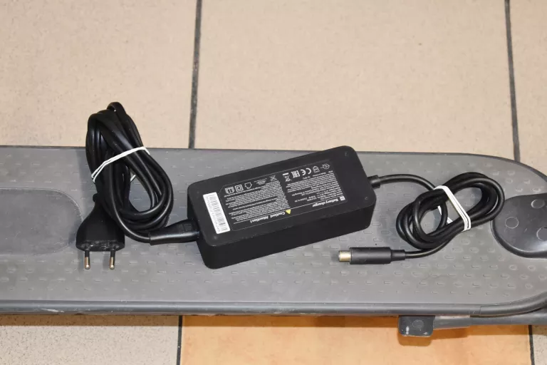 HULAJNOGA MI ELECTRIC SCOOTER ESSENTIAL