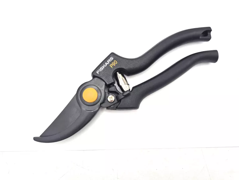 SEKATOR FISKARS P90