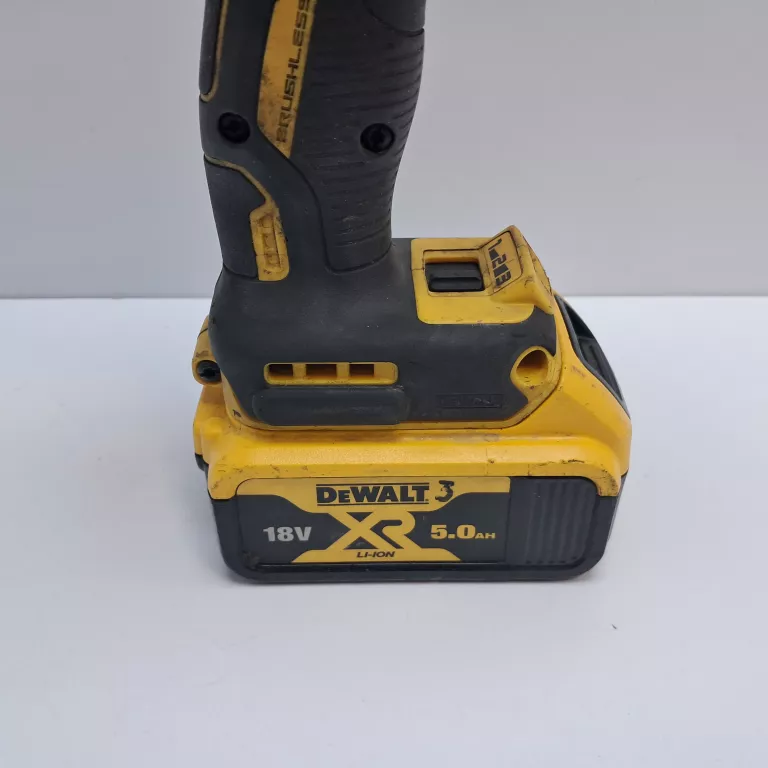 KLUCZ DEWALT DCF897