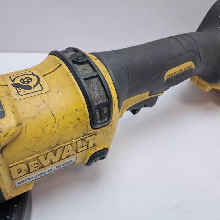 SZLIFIERKA KĄTOWA DEWALT DCG418