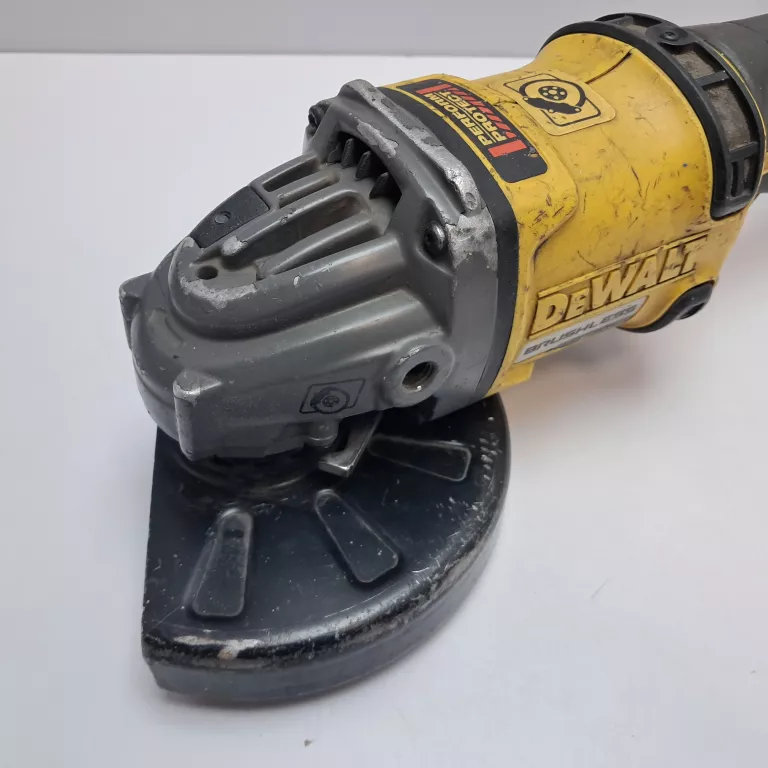 SZLIFIERKA KĄTOWA DEWALT DCG418