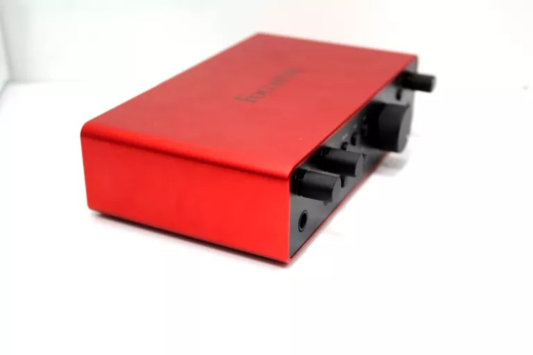 interfejs-focusrite-scarlett-2i2-4th-gen-kod-producenta-mosc0033