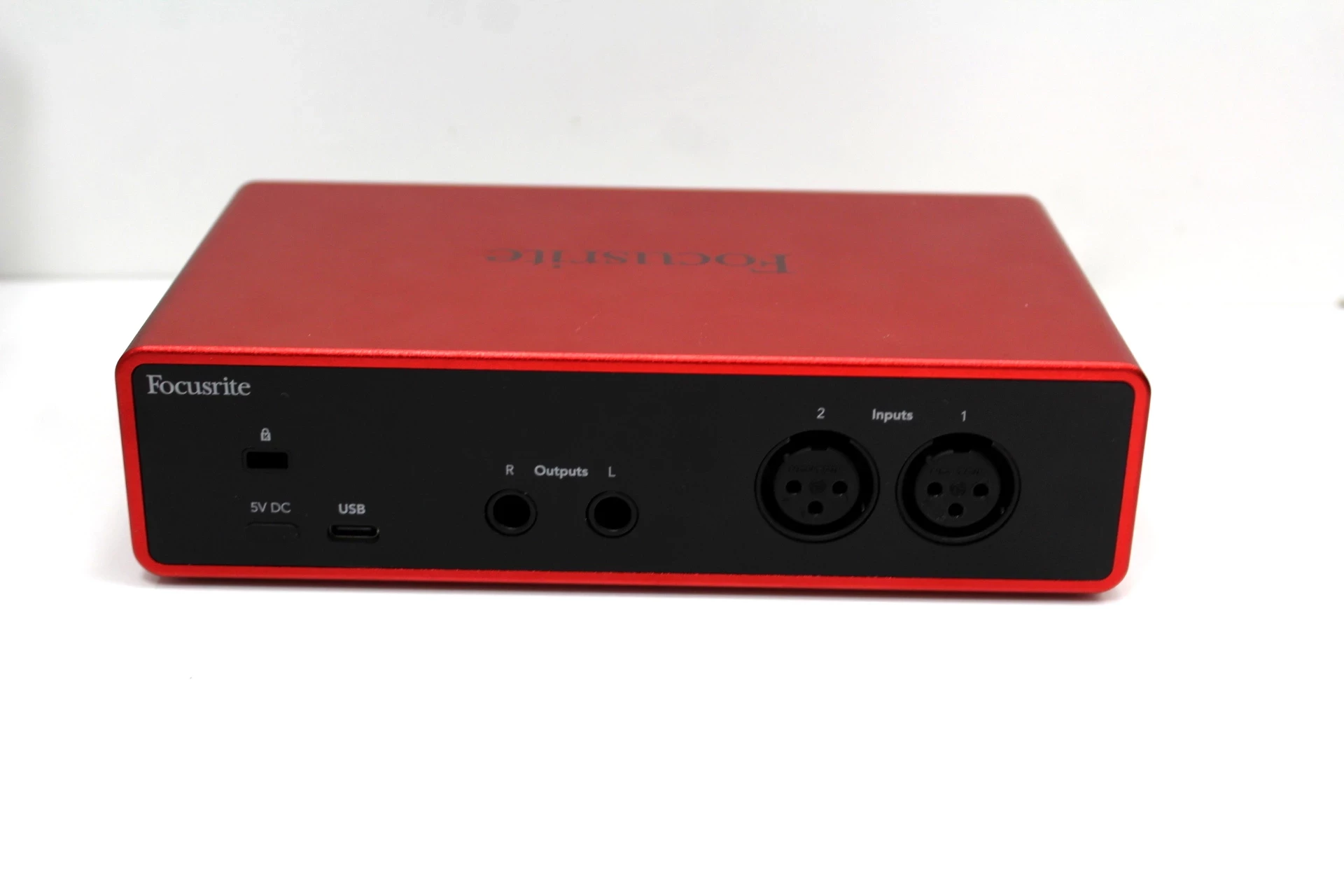 interfejs-focusrite-scarlett-2i2-4th-gen-ean-gtin-815301001485