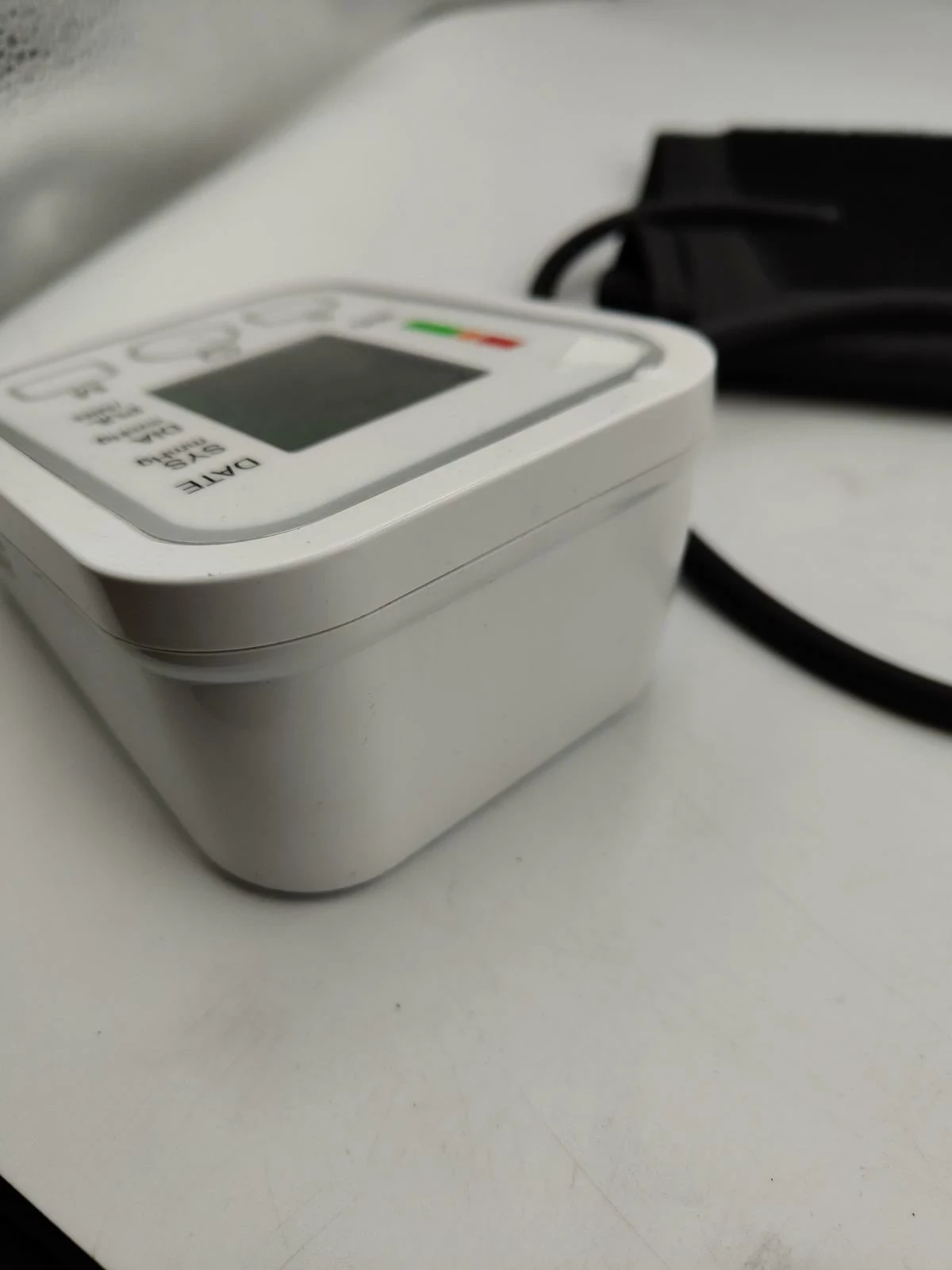 cisnieniomierz-naramienny-bialy-rodzaj-209398-239006