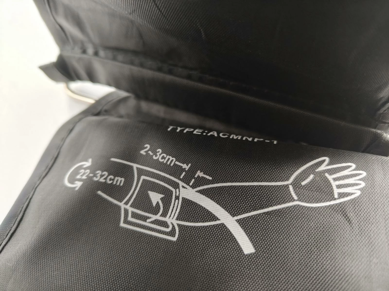 cisnieniomierz-naramienny-bialy-miejsce-pomiaru-209402-239014