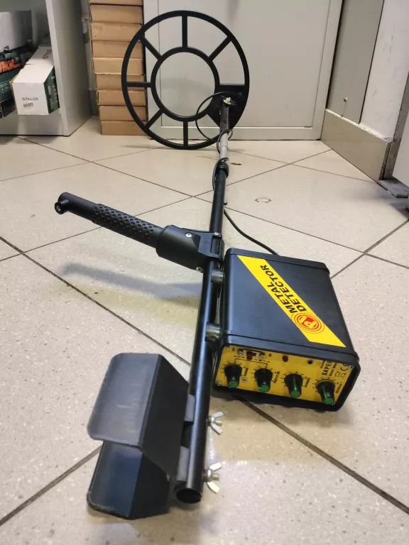 METAL DETECTOR WYKRYWACZ METALI MIDAS SAPER Z DETEKTOREM + ŁADOWARKA+PAPIE