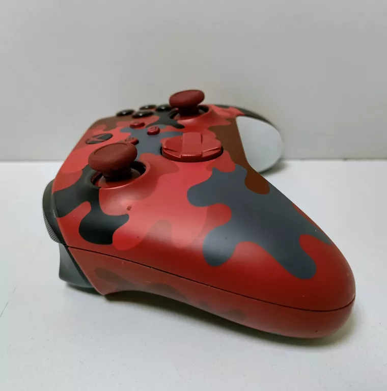 PAD XBOX ONE CZERWONE MORO