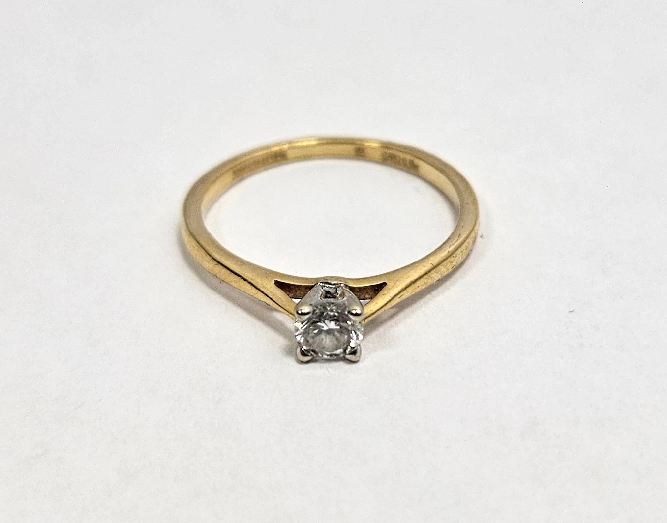 zloty-pierscionek-diament-018ct-585-129g-r8-tarnogorska-26-gliwice-g1