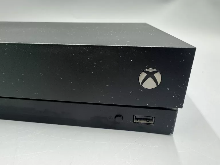 KONSOLA  KONSOLA XBOX ONE X 1787/PAD/GRA