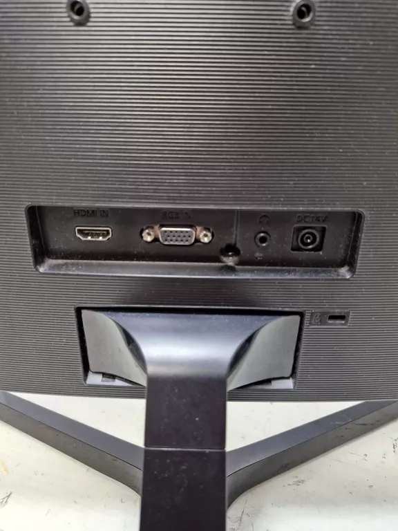 monitor-samsung-c27f396fhr-przekatna-ekranu-cale-2700