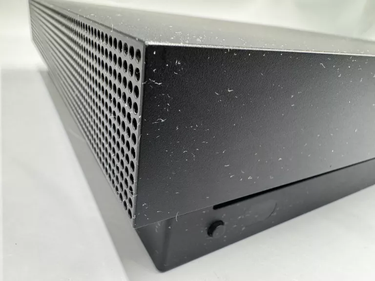KONSOLA  KONSOLA XBOX ONE X 1787/PAD/GRA
