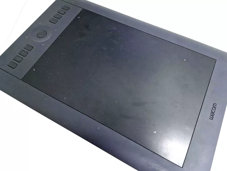 intuos-pro-medium-tablet-graficzny-dla-profesjonalistow-zawiera-baterie-250685-2006716