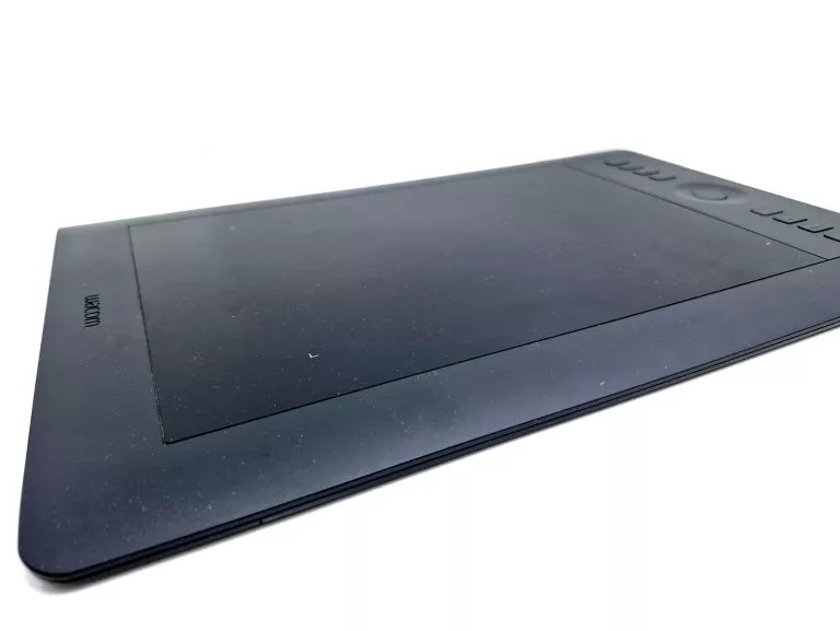 intuos-pro-medium-tablet-graficzny-dla-profesjonalistow-waga-produktu-z-opakowaniem-jednostkowym-1750