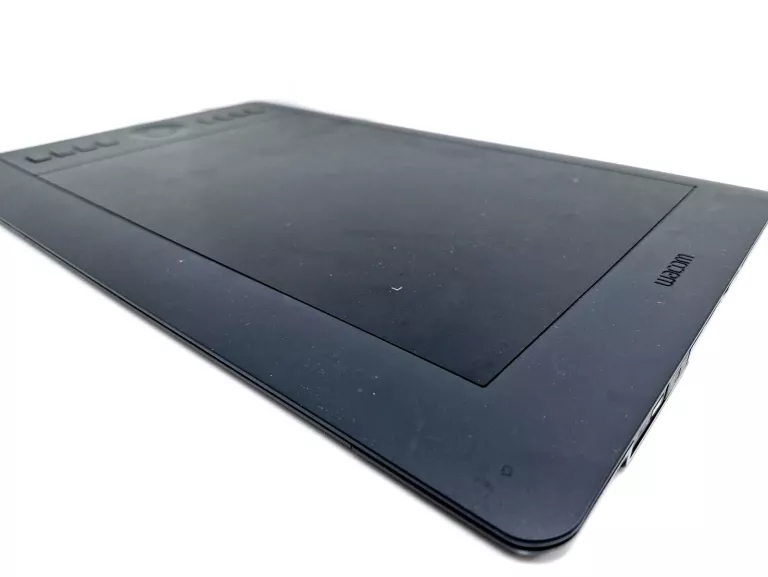 INTUOS PRO MEDIUM TABLET GRAFICZNY DLA PROFESJONALISTÓW