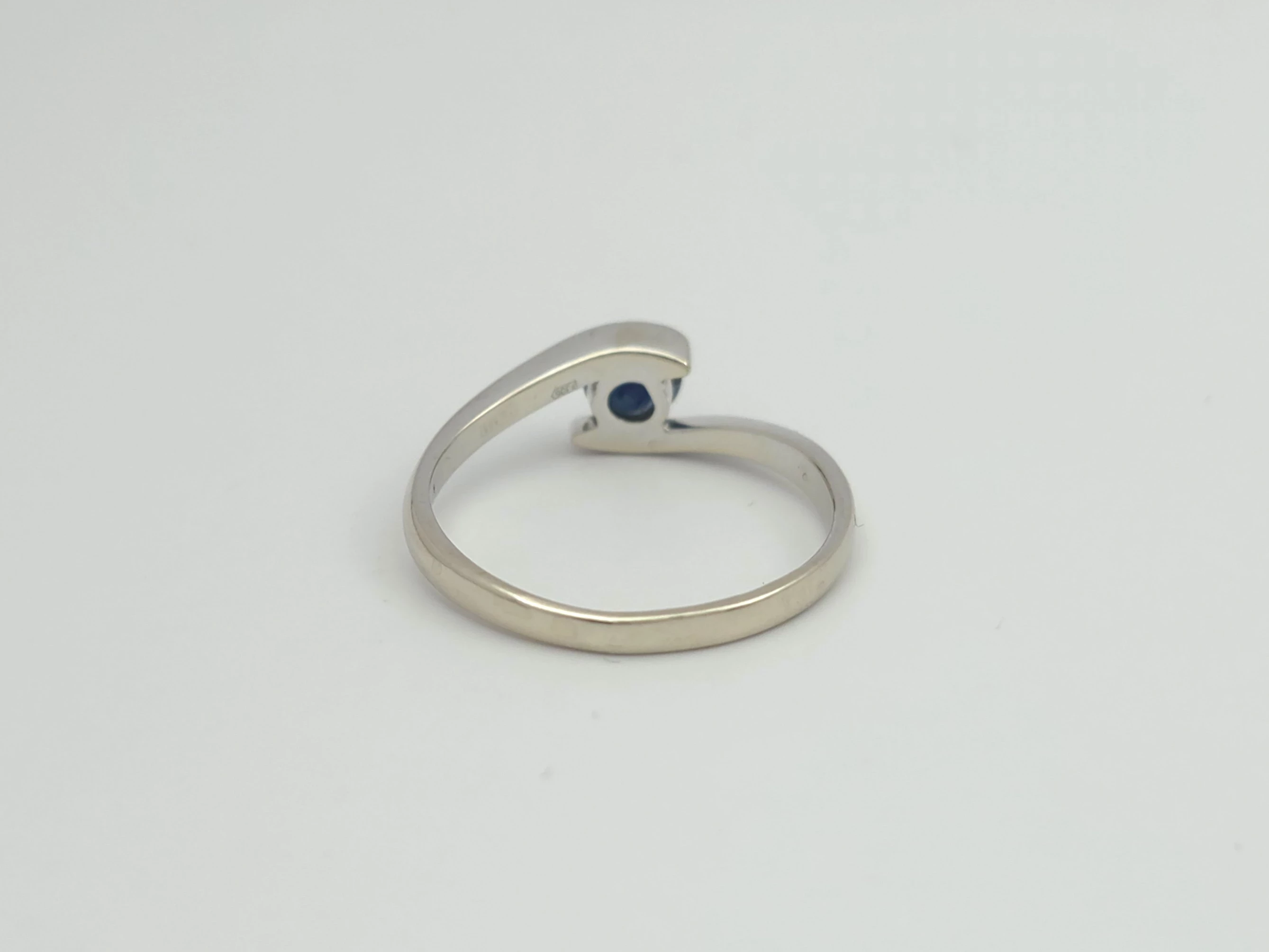 pierscionek-z-bialego-zlota-585-14k-r13-189g-material-15835-2