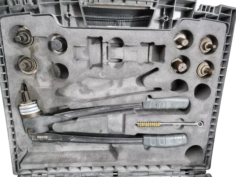 zaciskarka-kielichujaca-praska-rehau-stan-11323-2