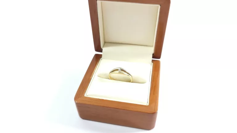 piekny-pierscionek-z-cyrkonia-p585-189g-r11-ean-gtin-5903772053586