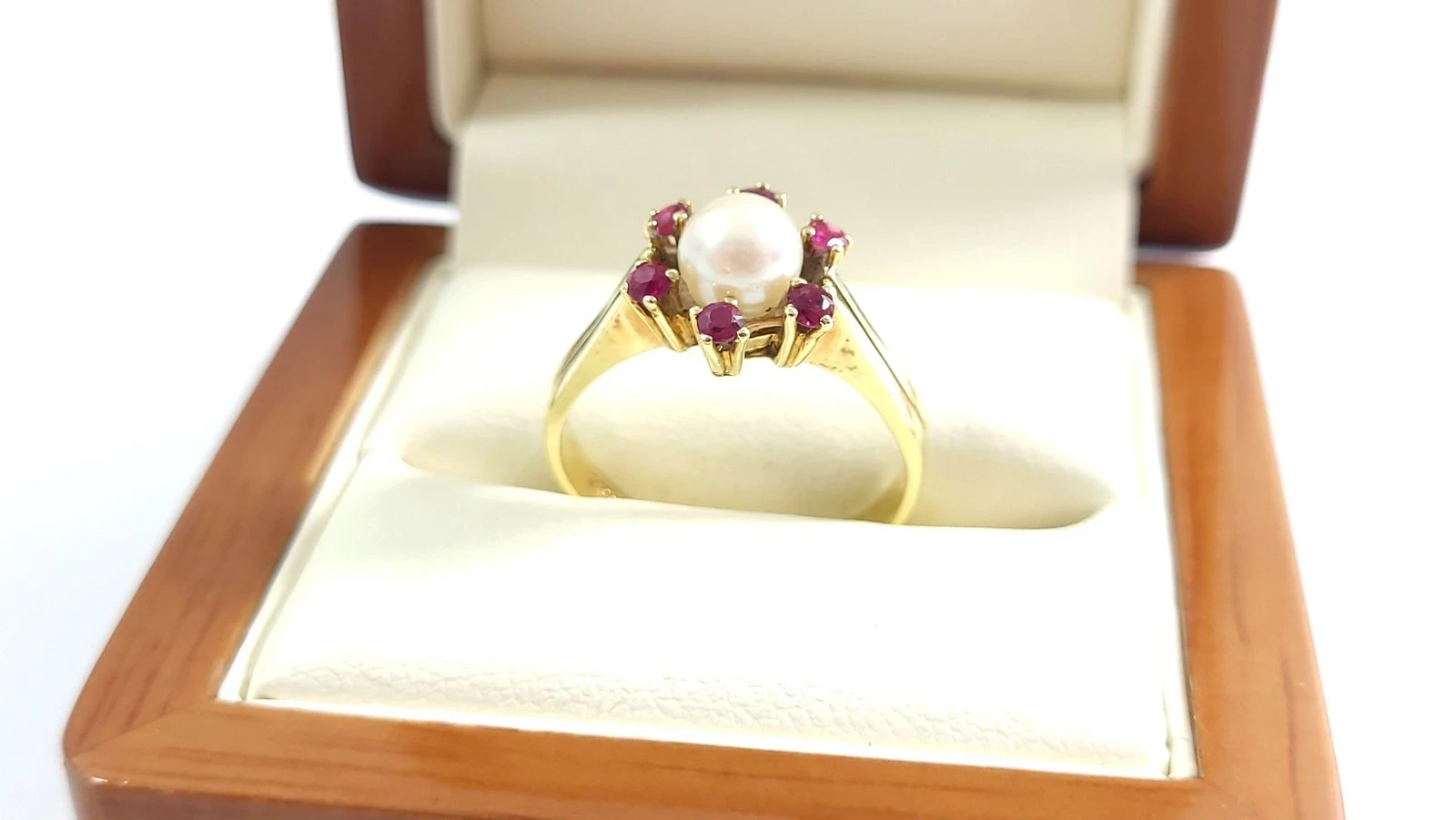 stylowy-zloty-pierscionek-kwiatek-585-r17-kosciuszki-23b-malbork