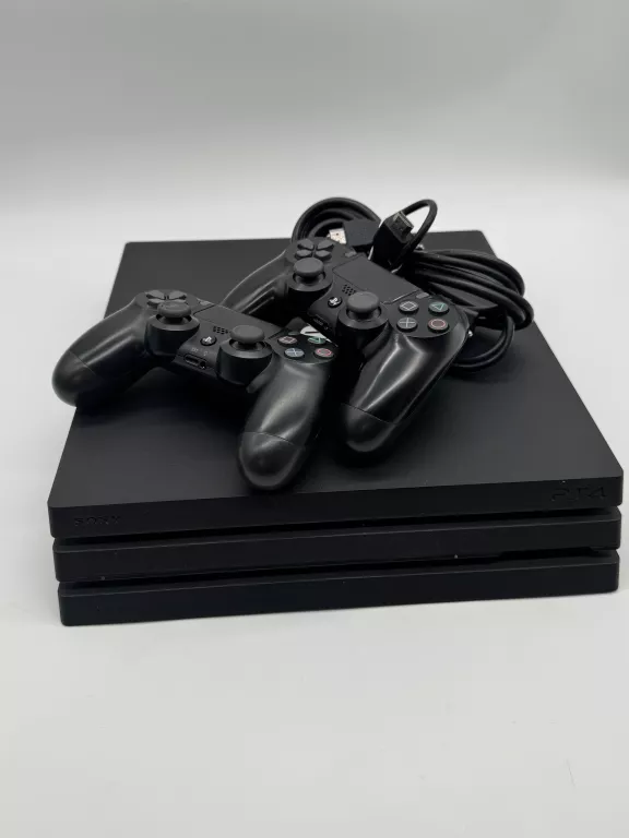 KONSOLA PS4 PRO 1TB 2 PADY / KABLE / WERSJA OPROGRAMOWANIA 12.00