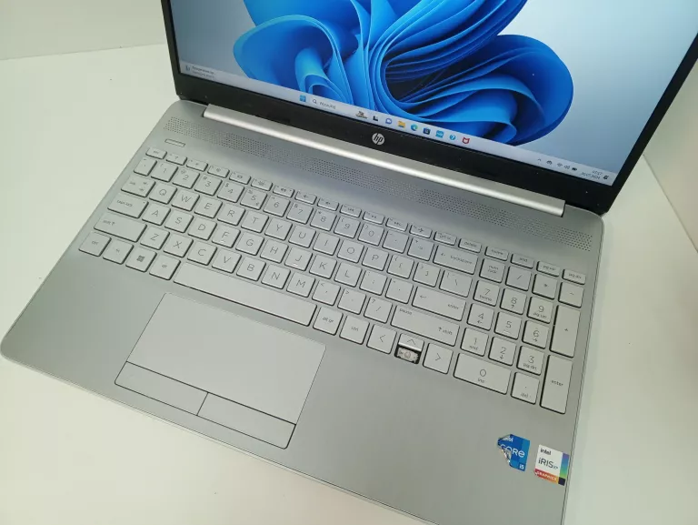 LAPTOP HP 15-DW3113NW I5/ 8 GB / 512 GB