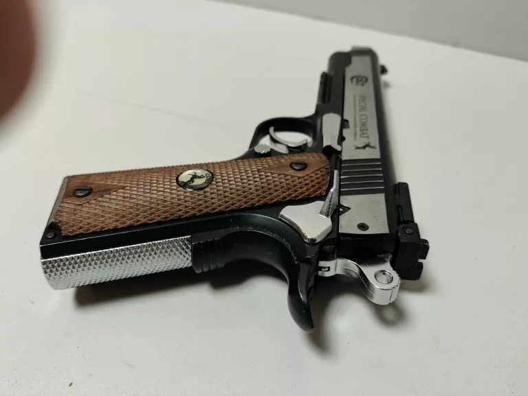 WIATRÓWKA COLT SPECIAL COMBAT 1911