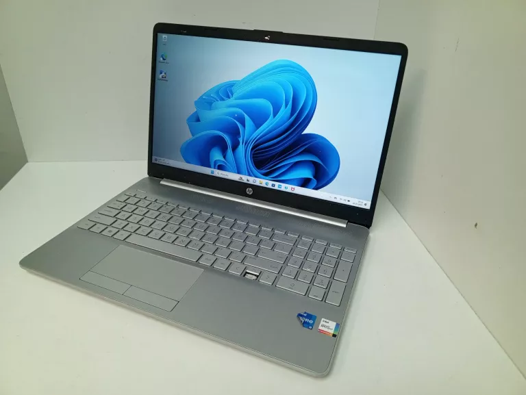 LAPTOP HP 15-DW3113NW I5/ 8 GB / 512 GB