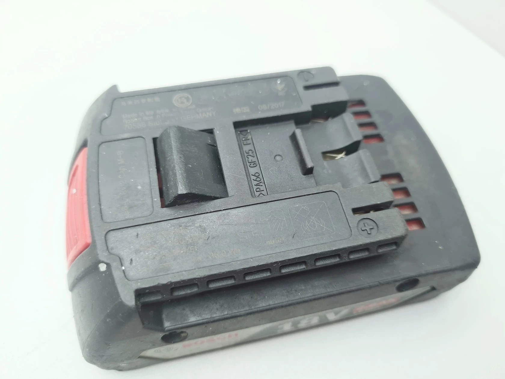 akumulator-bateria-bosch-18v-20ah-stan-11323-2