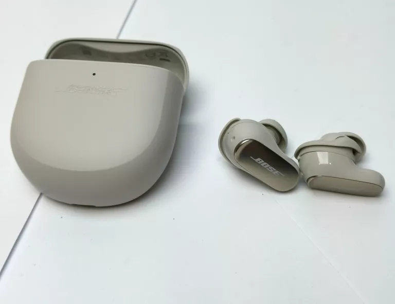 SŁUCHAWKI  BOSE QUIETCOMFORT ULTRA EARBUDS ETUI ŁAD