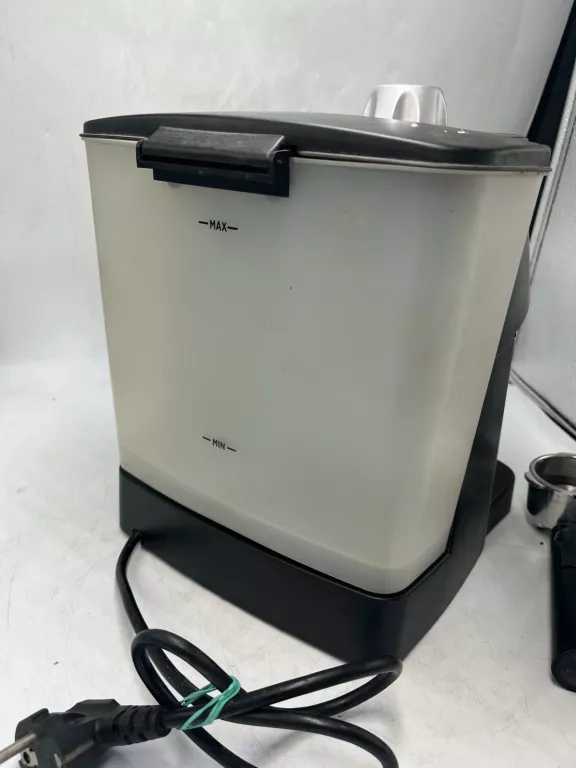 EKSPRES DO KAWY CM4600E-GS SELECLINE