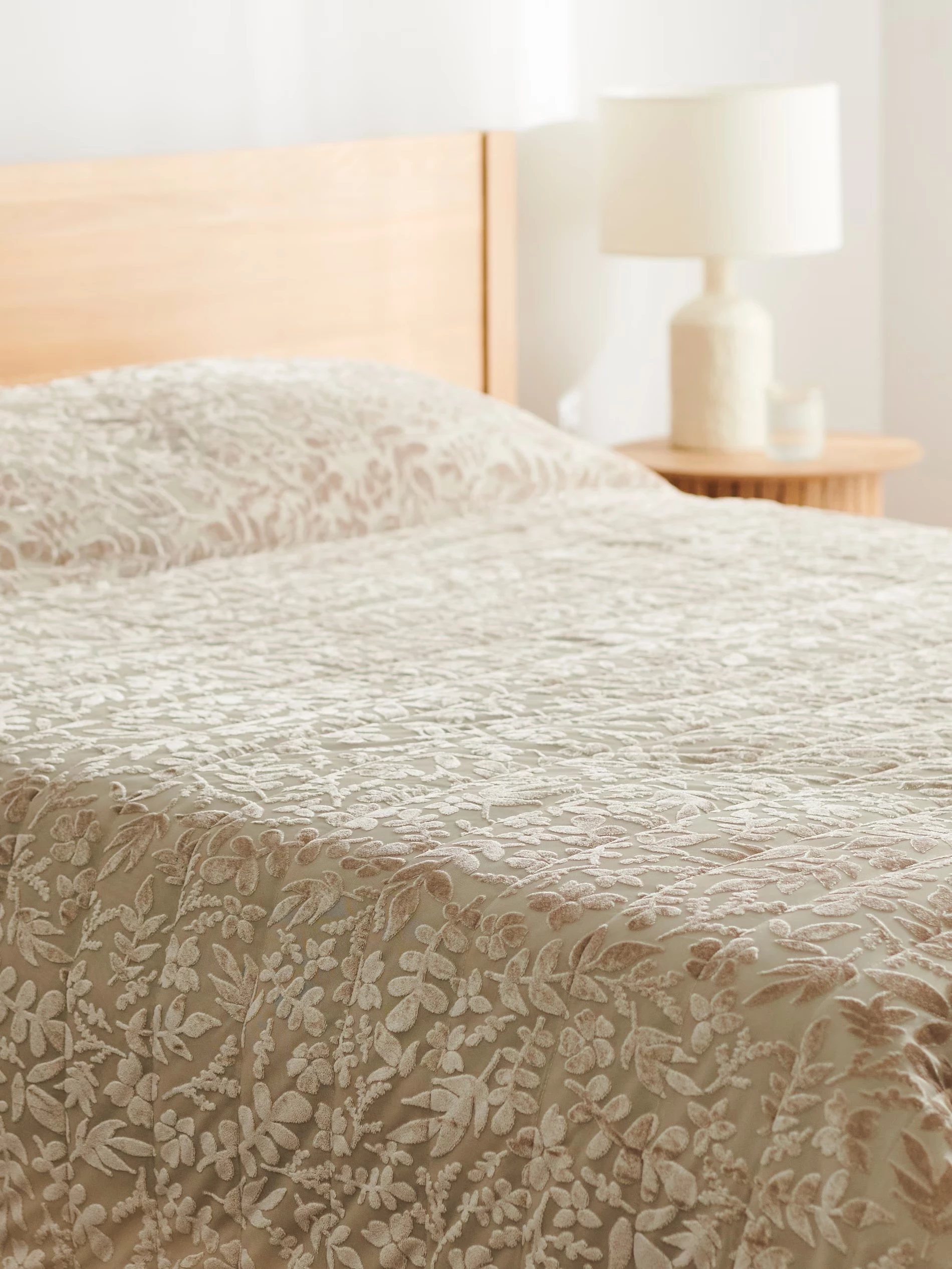 narzuta-sinsay-180x220-liscie-sikorskiego-14-sj-gorzow-wlkp