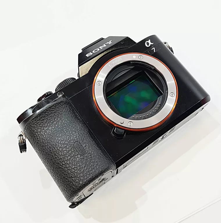 APARAT SONY A7 OBIEKTYW SONY FE 1.8/50 OBIEKTYW TTARTISAN AF 1.8/35