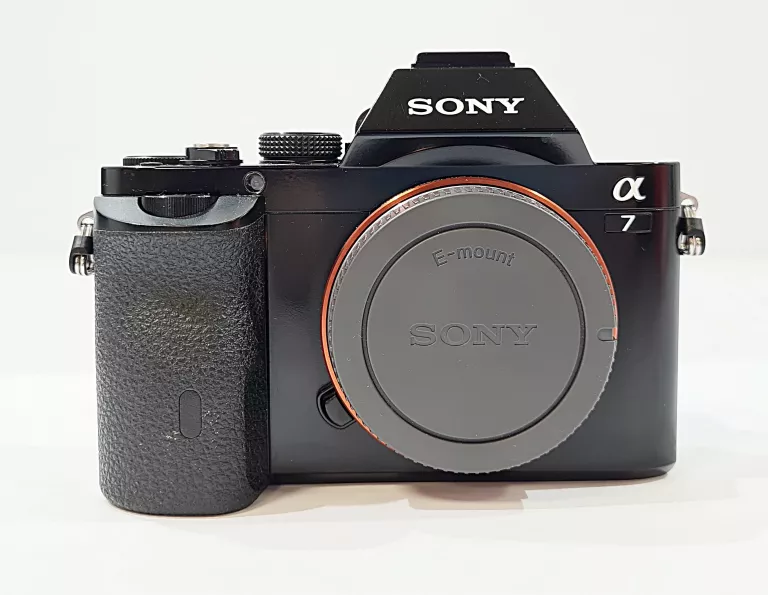 APARAT SONY A7 OBIEKTYW SONY FE 1.8/50 OBIEKTYW TTARTISAN AF 1.8/35