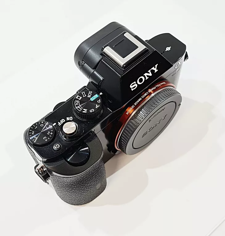 APARAT SONY A7 OBIEKTYW SONY FE 1.8/50 OBIEKTYW TTARTISAN AF 1.8/35