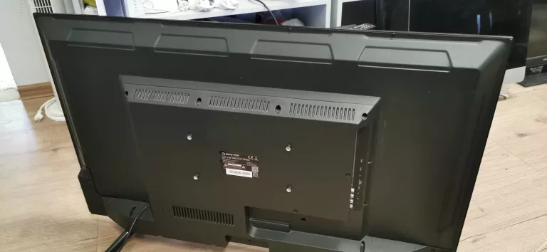TELEWIZOR MANTA 40LFA48L + PILOT